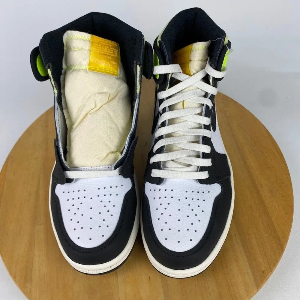 Jordan 1 Retro High OG Mens Size 10‎ Volt Gold Black White 555088-118 Sneakers